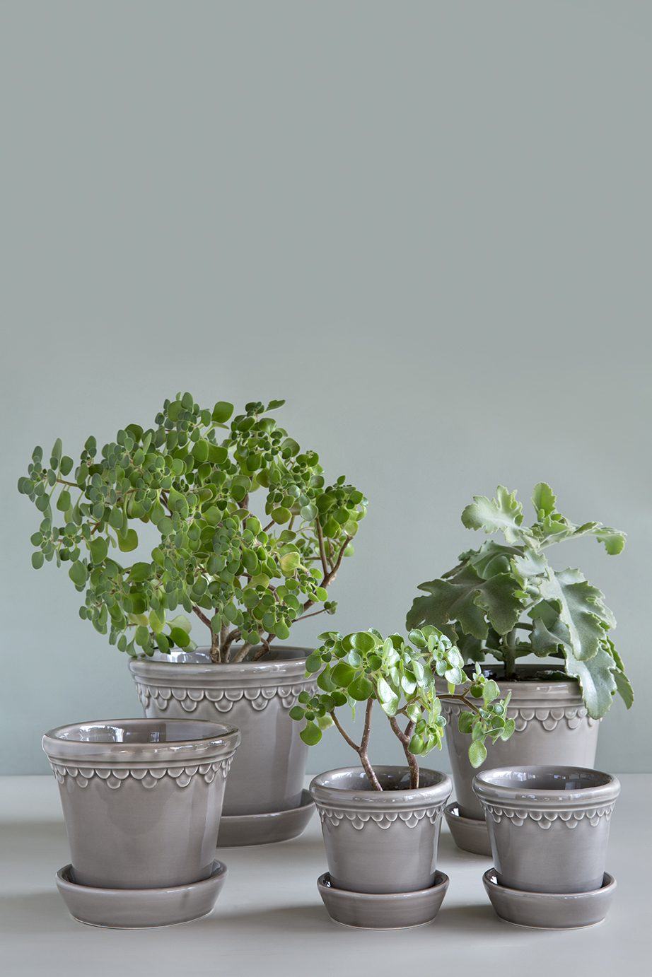This classic and noble plant pot – Københavner – is inspired by pottery made at the Royal Danish Palace of Fredensborg in 1860.